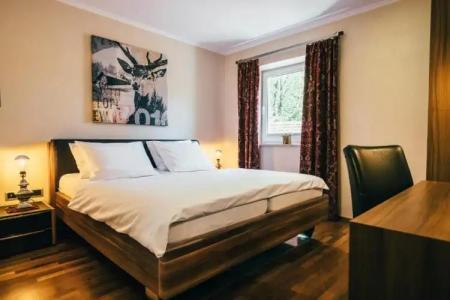 Boutique-Bayerischer Hof - 33