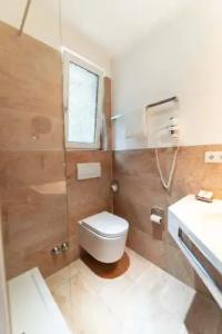 Boutique-Bayerischer Hof - 44