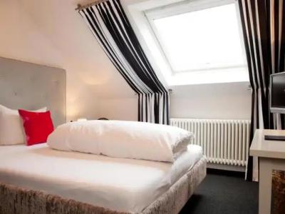 RomantikRebstock art & design - 26