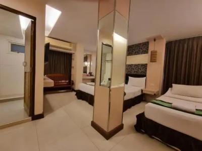 Cozi Inn, Bangkok - 123