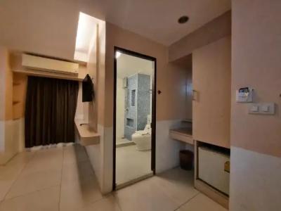 Cozi Inn, Bangkok - 143