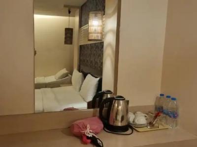 Cozi Inn, Bangkok - 112