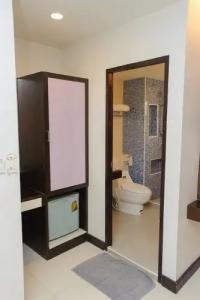 Cozi Inn, Bangkok - 128