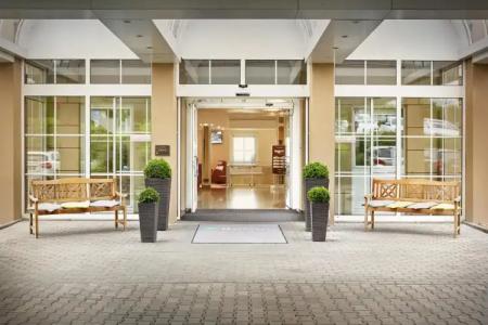 H+ Frankfurt Airport West - 16