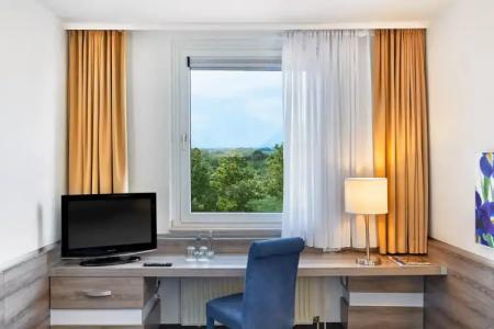 H+ Frankfurt Airport West - 35