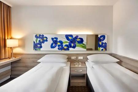 H+ Frankfurt Airport West - 42