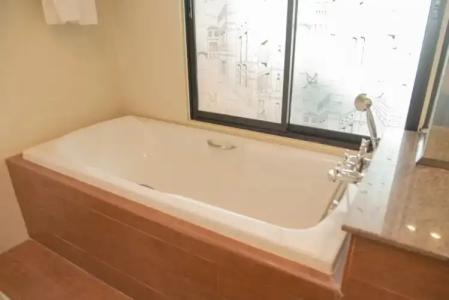 The Sunreno SHA - 185