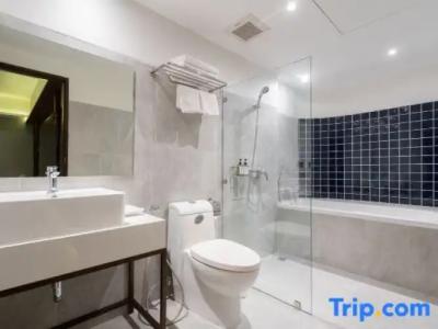 True Siam Phayathai - SHA Extra Plus Certified - 130