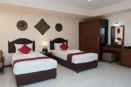 True Siam Phayathai - SHA Extra Plus Certified - 77