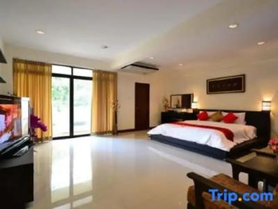 True Siam Phayathai - SHA Extra Plus Certified - 123