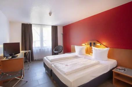 Michel Heppenheim - 41