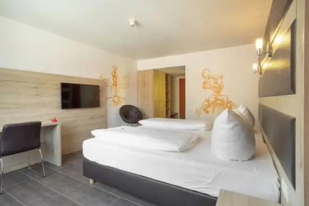 Michel Heppenheim - 40