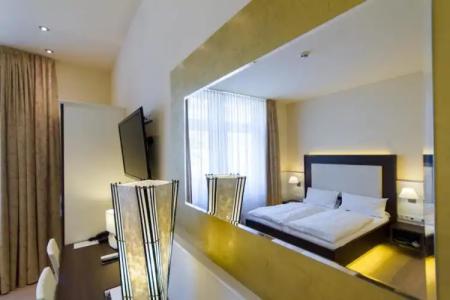 The Heidelberg Exzellenz - 26