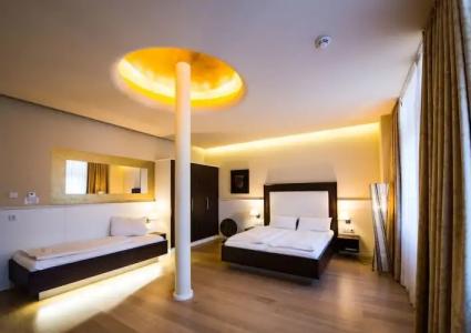 The Heidelberg Exzellenz - 20