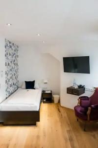 The Heidelberg Exzellenz - 16