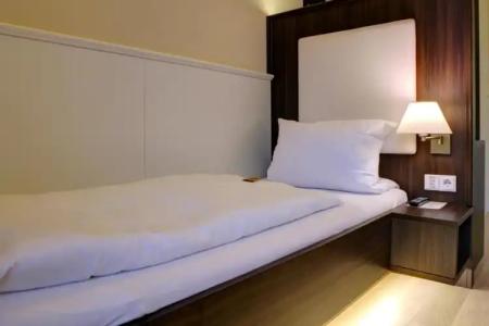 The Heidelberg Exzellenz - 24