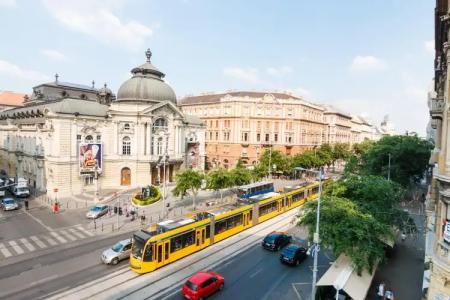 Full Moon Budapest - 20