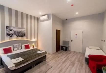 Full Moon Budapest - 45