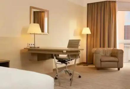 DoubleTree by Hilton Hannover Schweizerhof - 52