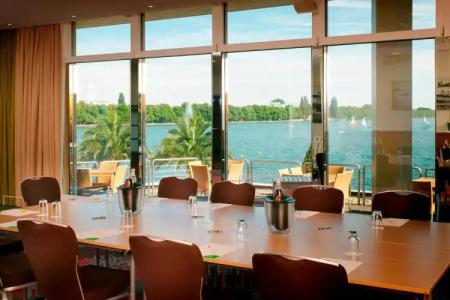 Courtyard by Marriott Hannover Maschsee - 8
