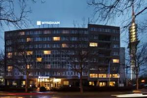 Wyndham Atrium Hotel