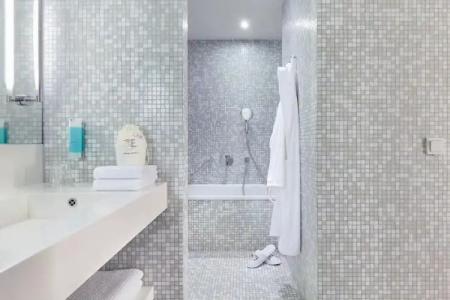 Empire Riverside - 110