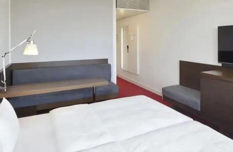 Empire Riverside - 125