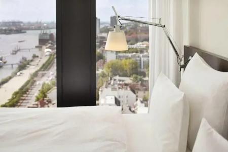 Empire Riverside - 102