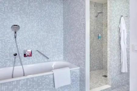 Empire Riverside - 133