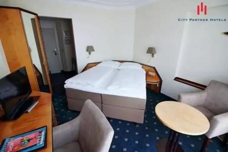 Senator Hamburg - 58