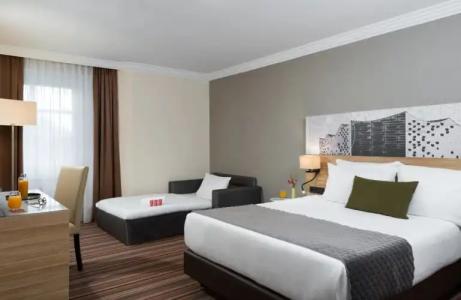 Leonardo Hamburg Stillhorn - 96