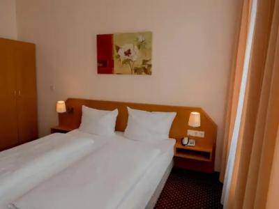 Lumen am Hauptbahnhof - 1