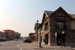 The Pine Lodge on Whitefish River, Ascend Hotel Collection, Whitefish