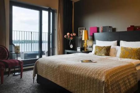 The George Hamburg - 1