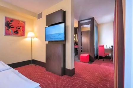Best Western Plaza Hamburg - 38
