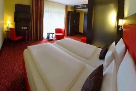 Best Western Plaza Hamburg - 25