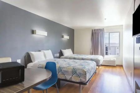 Motel 6-Laredo, TX - Airport - 75