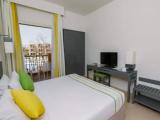 Suite with pool view