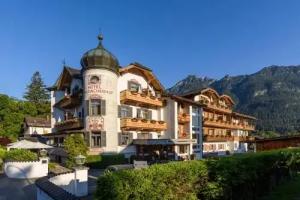 Staudacherhof in I Blick aufs Zugspitzmassiv I einzigartige Bayurvida Küche Hotel, Garmisch-Partenkirchen