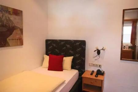 Hilleprandt - Adults Only - 5