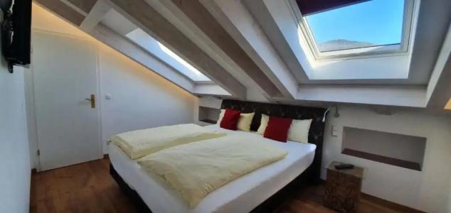 Hilleprandt - Adults Only - 42