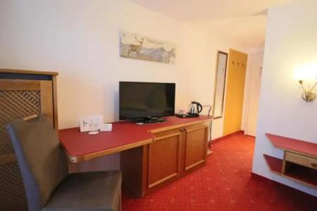 Hilleprandt - Adults Only - 4