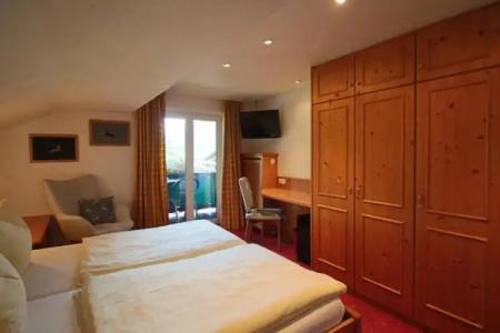 Hilleprandt - Adults Only - 22