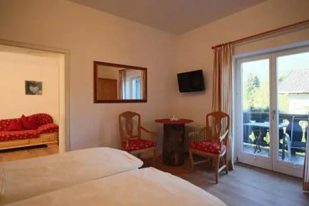 Hilleprandt - Adults Only - 32