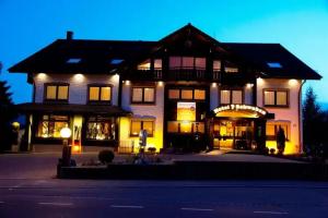 Hotel Hellers Twenty Four I -24h-Check-In-, Friedrichshafen