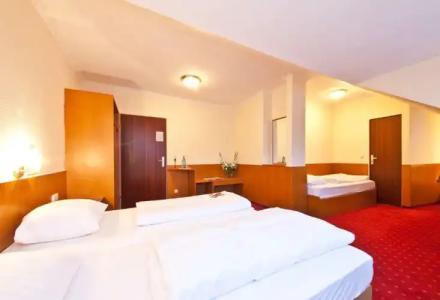 Primus Frankfurt Sachsenhausen - 33