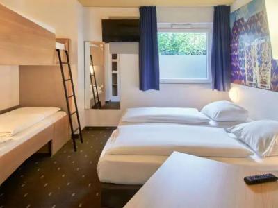 B&B Frankfurt-Nord - 54