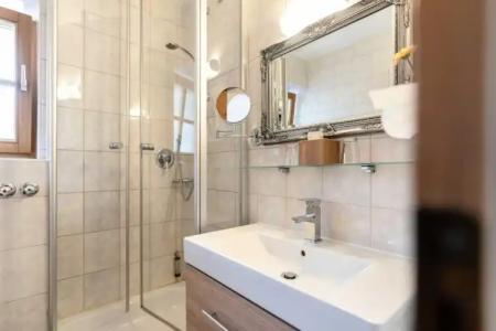 Blaue Gams ***S - 100