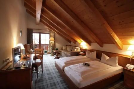 Blaue Gams ***S - 111