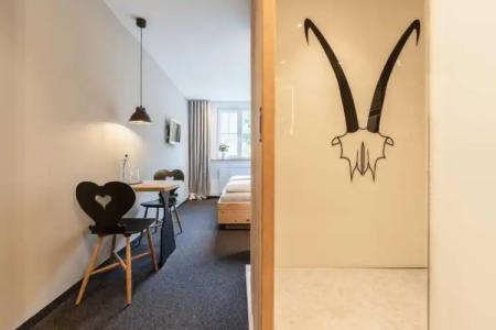 Blaue Gams ***S - 141